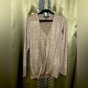 Ellen Tracy Blouse Top.  Size Large.  Mauve with charcoal colors.